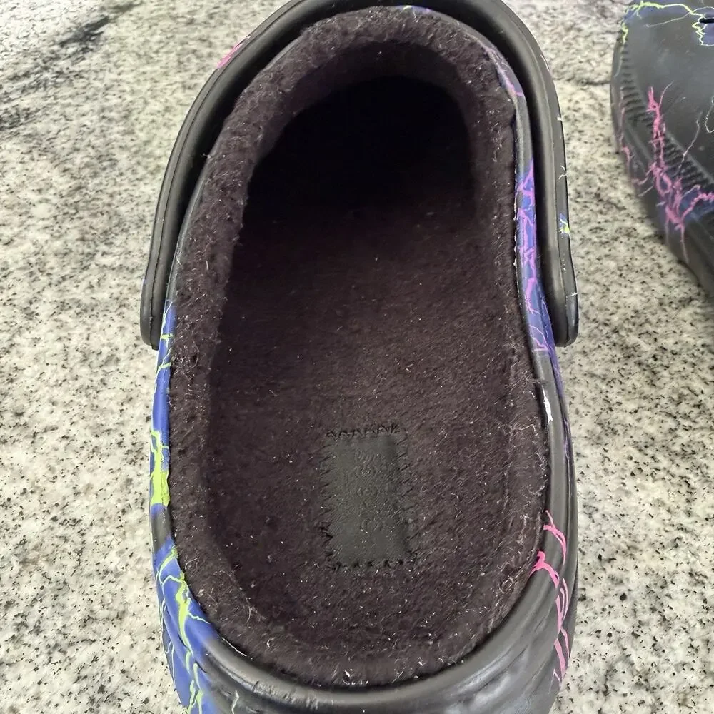 CROCS Classic Lined Clogs Black w Multicolor Lightning Bolts- Men's 8/Women's 10